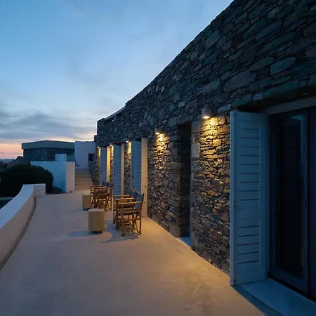 Nites In Syros * Liaropá