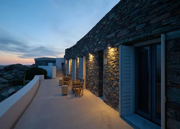 Nites In Syros * Liaropá